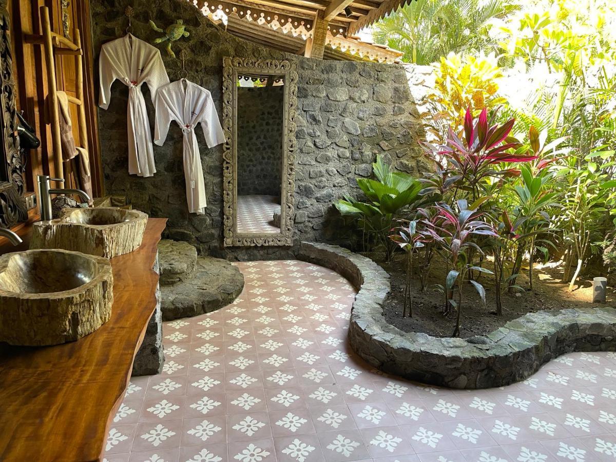 Louka Beach Bali Tianyar Exterior foto